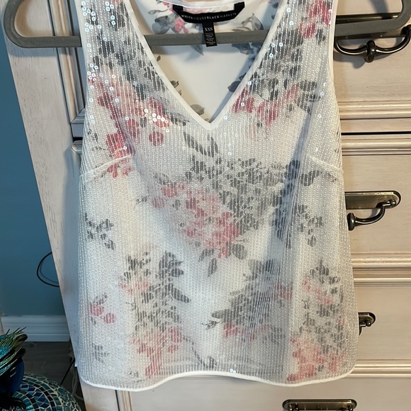 White House Black Market Flowers Sequin-Overlay V-Neck Women’s Tank XXS - Picture 4 of 5